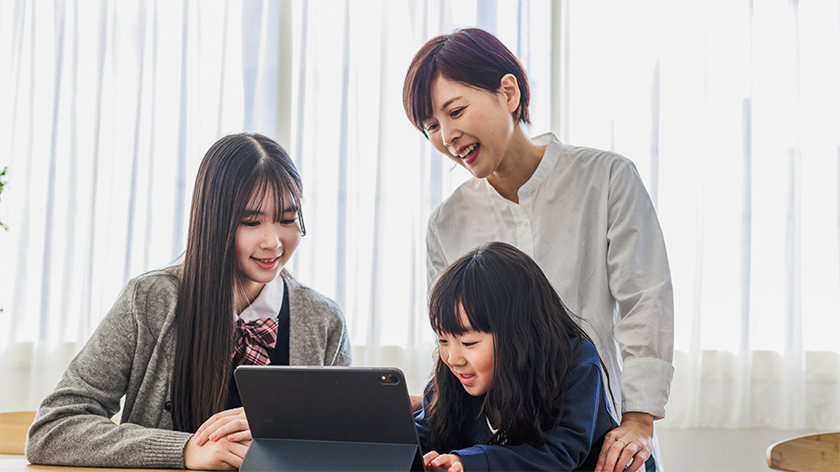 POINT3. カメラを通じてクルマを確認できる