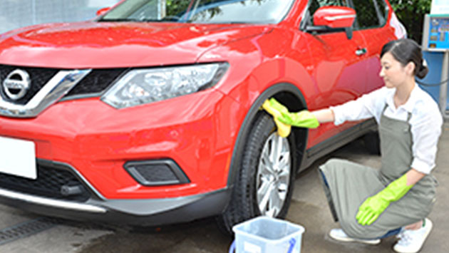 愛車をピカピカに！タイヤの洗い方