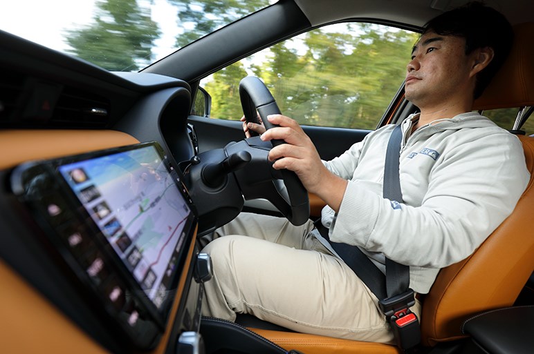 悪路は 雪道は 氷上は 日産キックス E Powerの