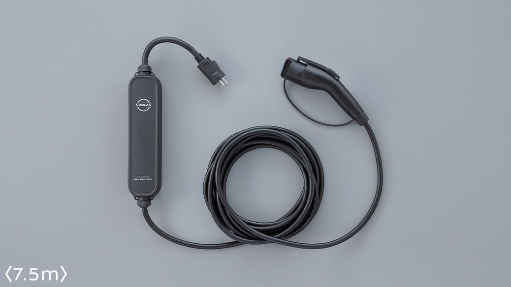 未使用 LEAF ZE0 AZE0 ZE1 リーフ 充電ケーブル 7.0m 200V用 15A